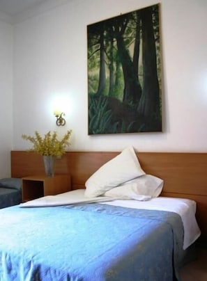 In-room safe, soundproofing, iron/ironing board, free WiFi - Hotel Bolognese (Rome)