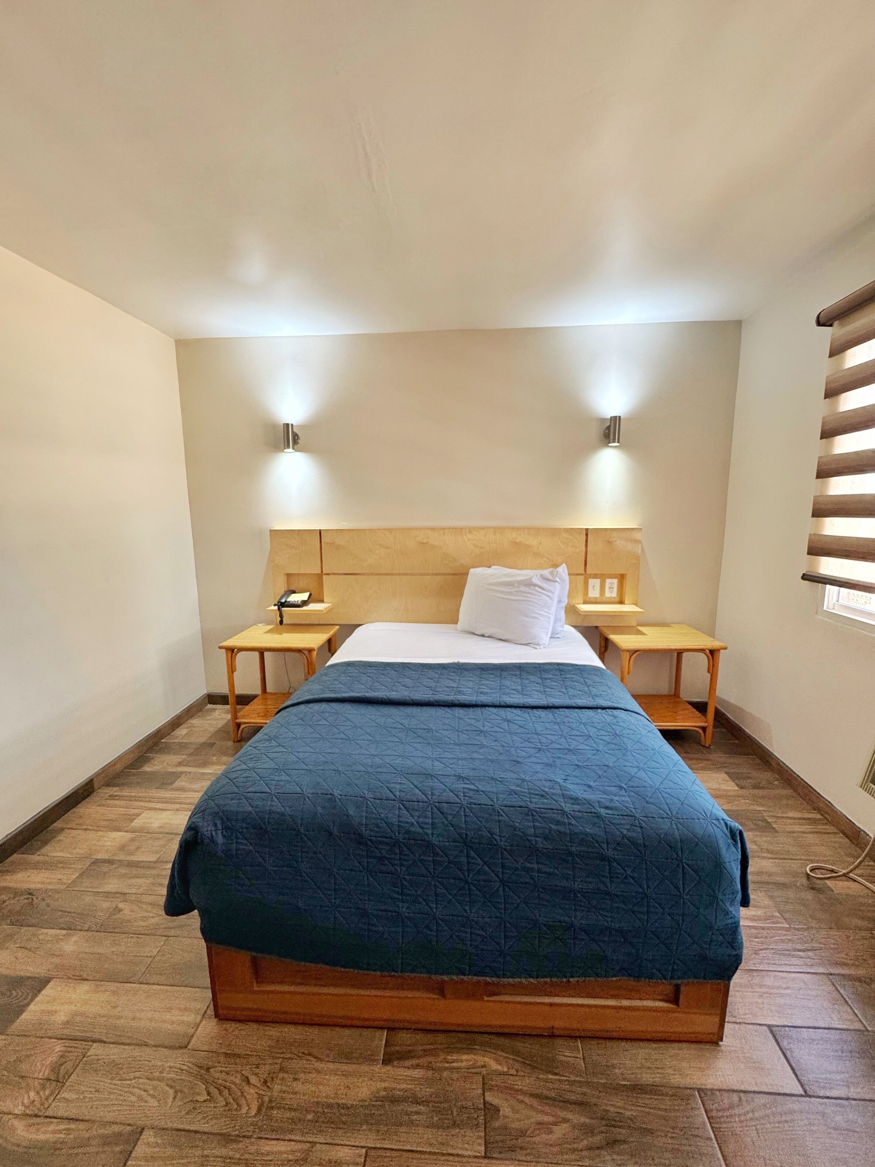 行政客房 | 客房内保险箱、免费 WiFi、床单