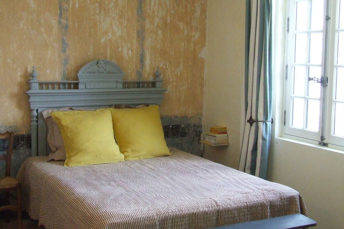 Habitación doble, baño privado, vistas al río (Chambre Jaune de Naples) | Sistema de insonorización
