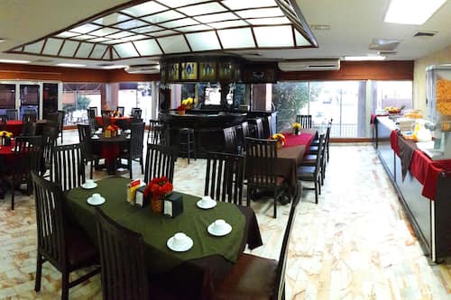 包含每日自助早餐