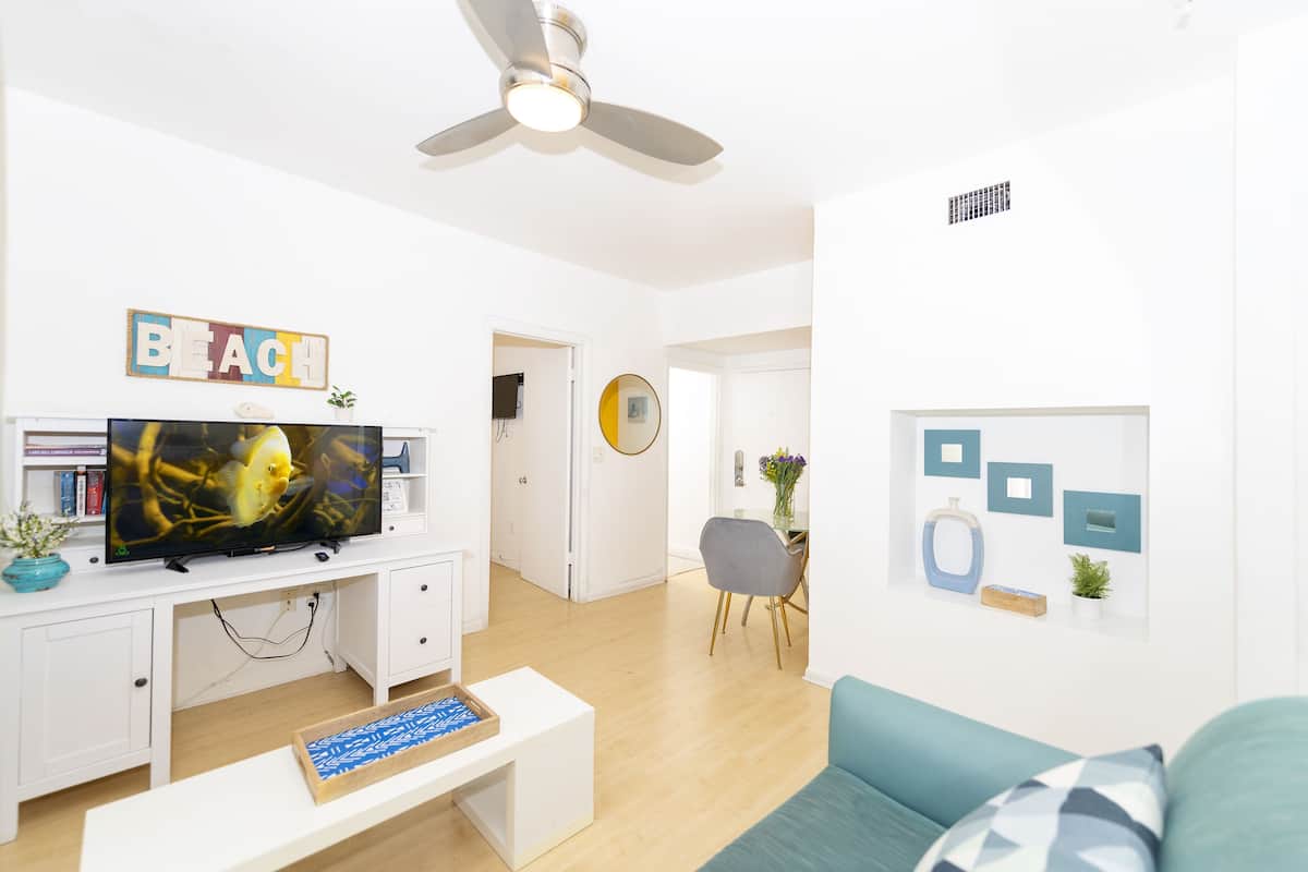 2 bedrooms, iron/ironing board, free WiFi, bed sheets