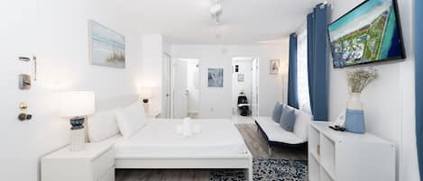 Basic Apartment | 2 bedrooms, iron/ironing board, free WiFi, bed sheets