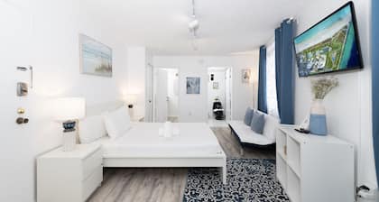 Art Deco Ocean Walk Apartments