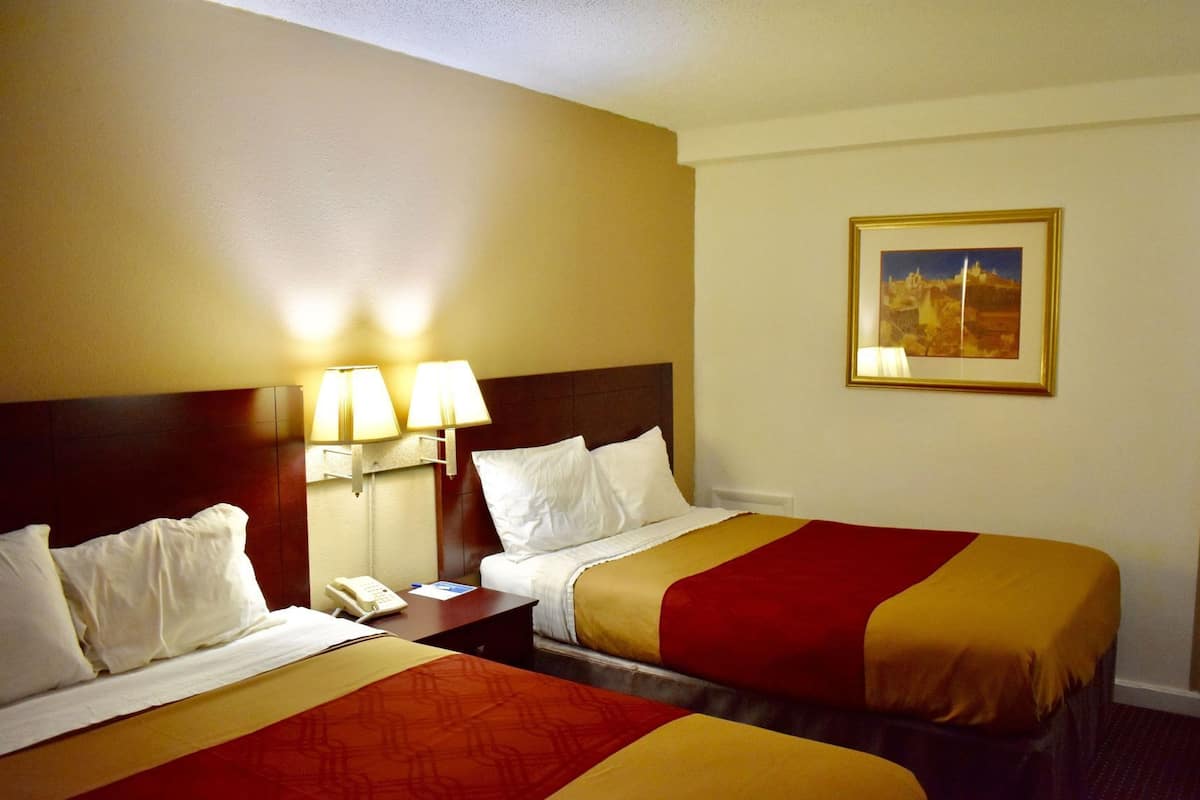 Desk, cribs/infant beds, free WiFi, bed sheets