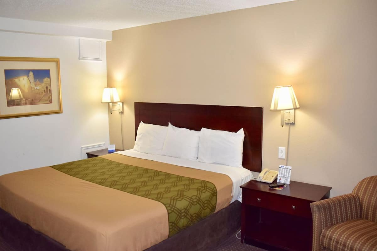 Desk, cribs/infant beds, free WiFi, bed sheets