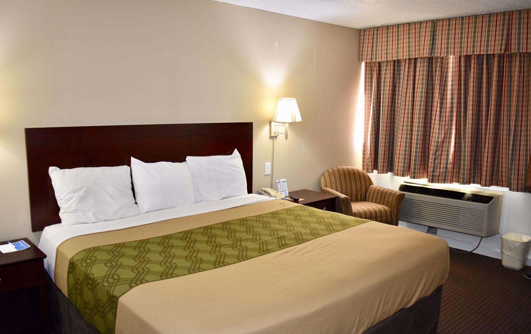 Desk, cots/infant beds, free WiFi, bed sheets