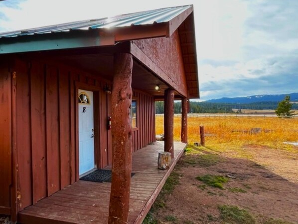Mökki, 2 makuuhuonetta (Elk View Cabin) | Ilmainen Wi-Fi, vuodevaatteet