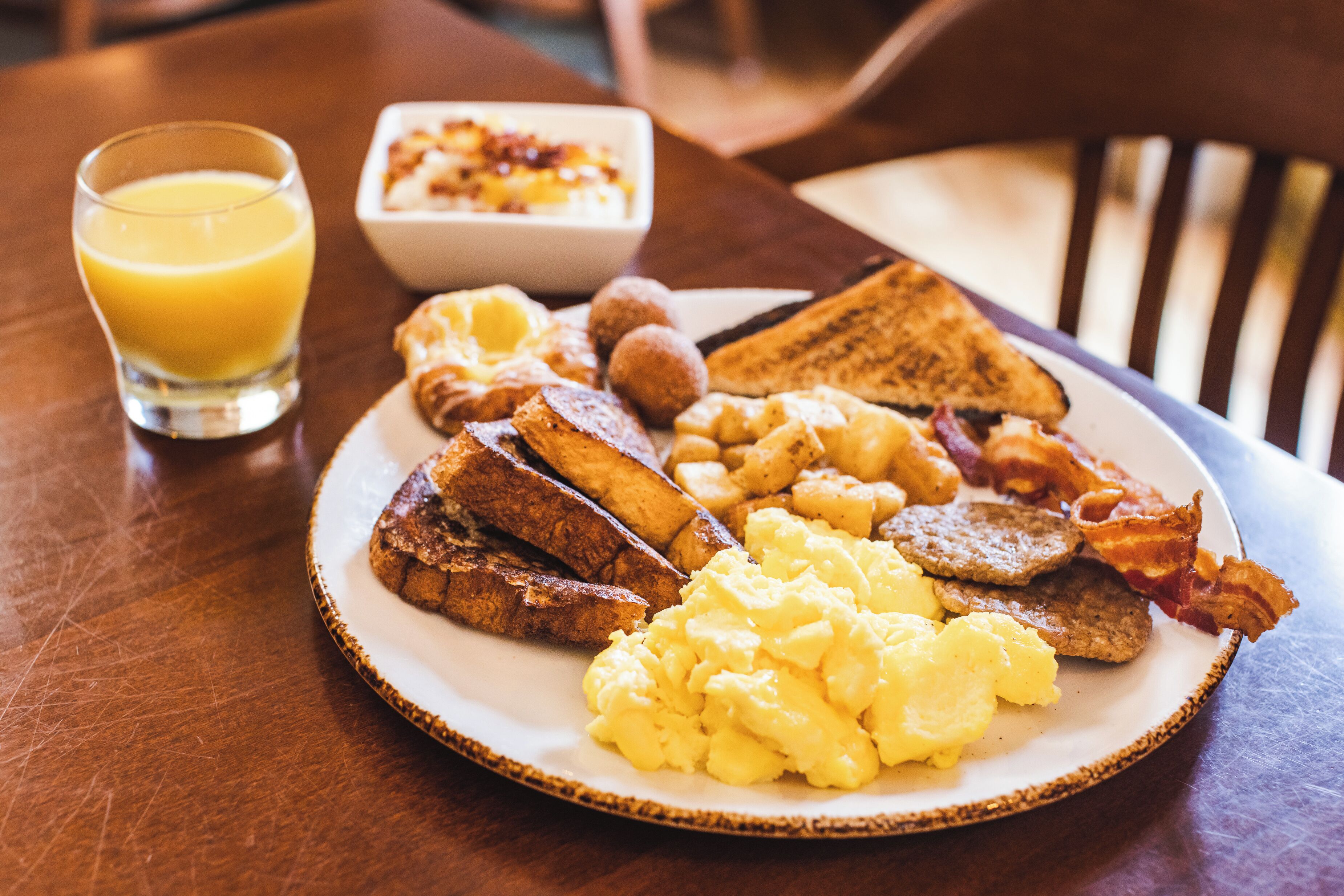 daily cooked-to-order breakfast (usd 15 per person)