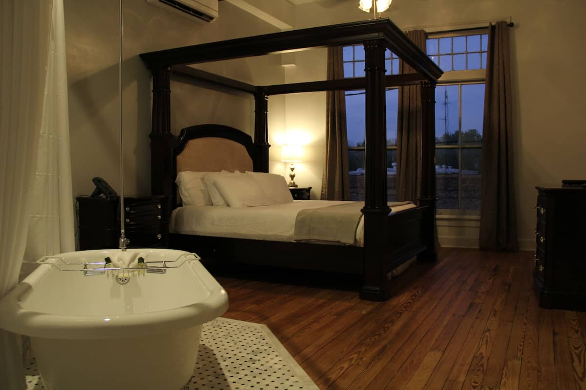 تجهيزات عازلة للصوت وواي فاي مجانًا