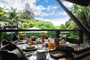 Free daily cooked-to-order breakfast