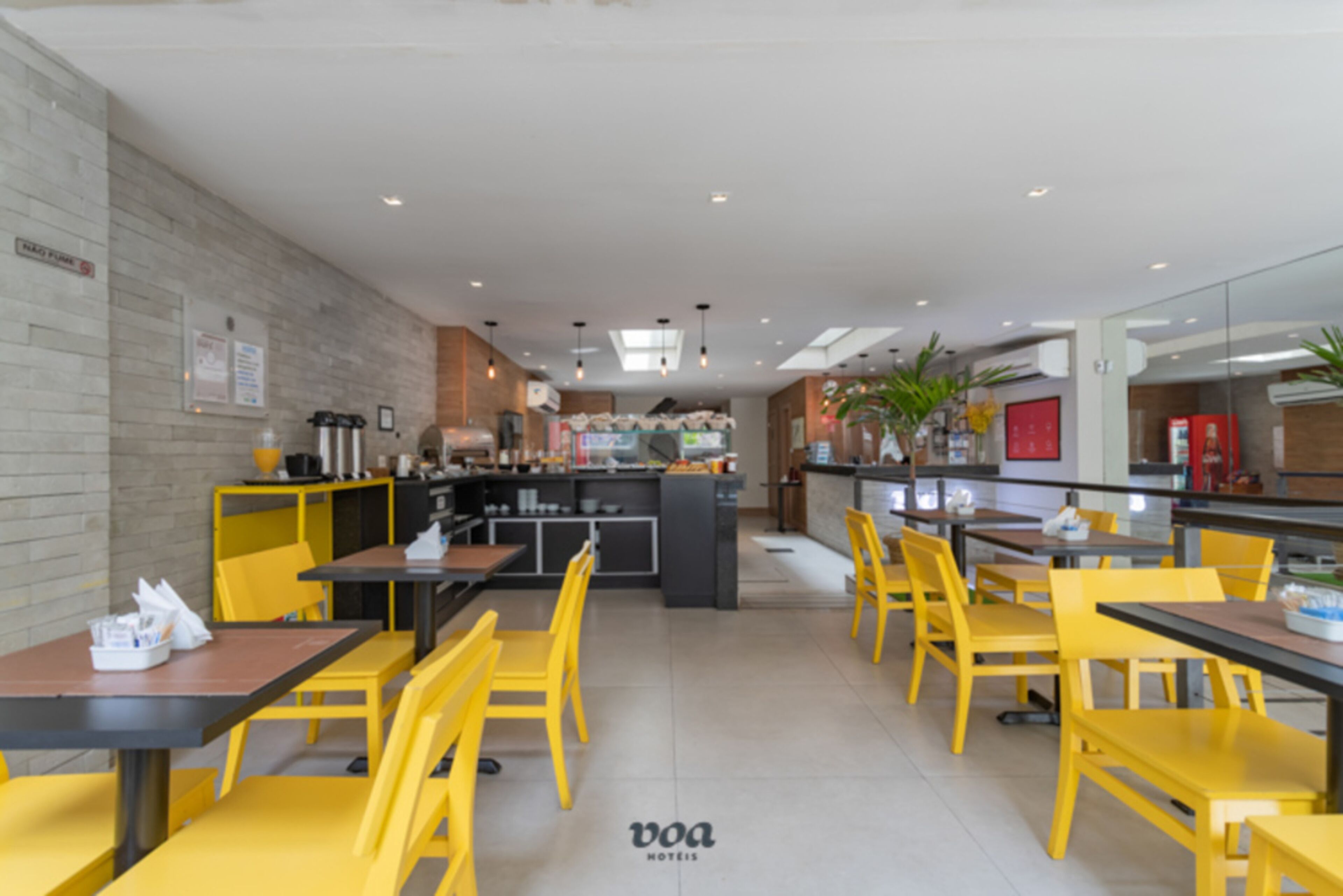 daily buffet breakfast (brl 28 per person)