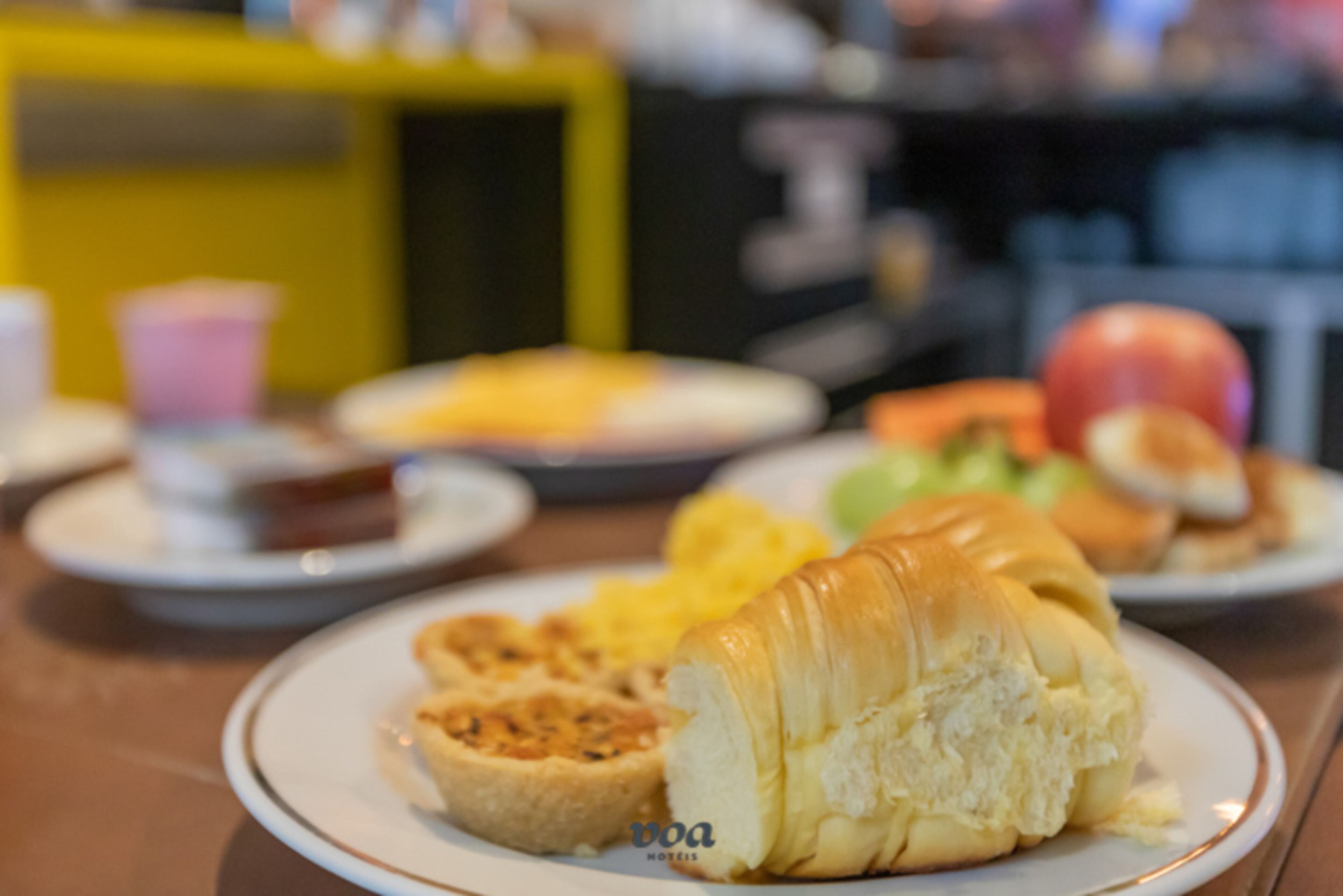 daily buffet breakfast (brl 28 per person)