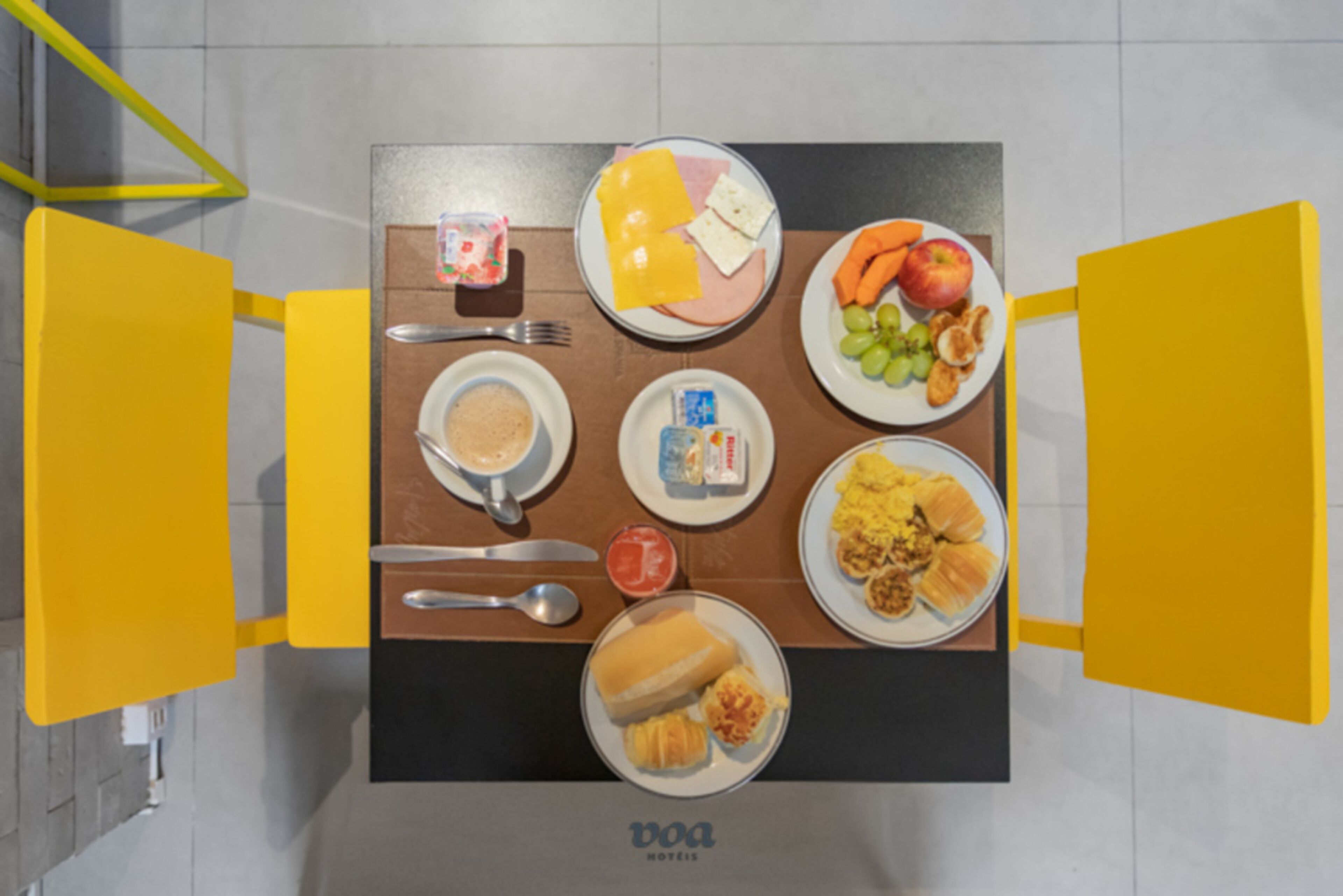 daily buffet breakfast (brl 28 per person)