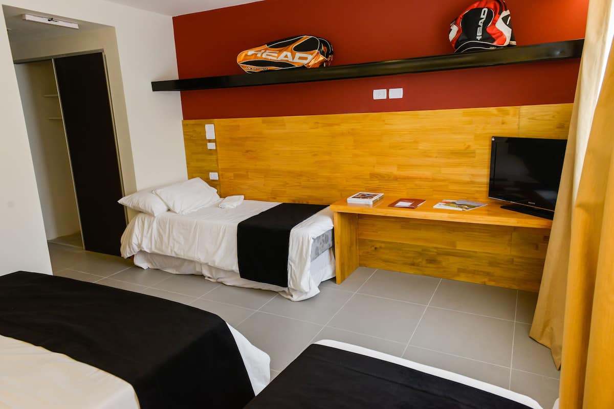 Minibar, in-room safe, desk, iron/ironing board