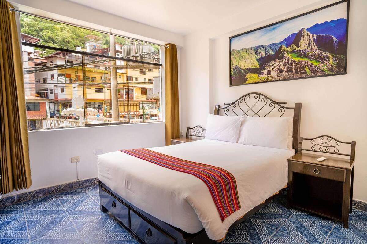 Panorama tweepersoonskamer, 1 tweepersoonsbed, uitzicht op bergen | Gratis wifi