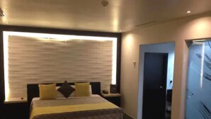 华丽套房, 1 张特大床 | 高档床上用品、隔音、免费 WiFi