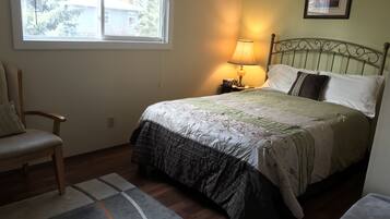 Ropa de cama de alta calidad, escritorio, wifi gratis y ropa de cama