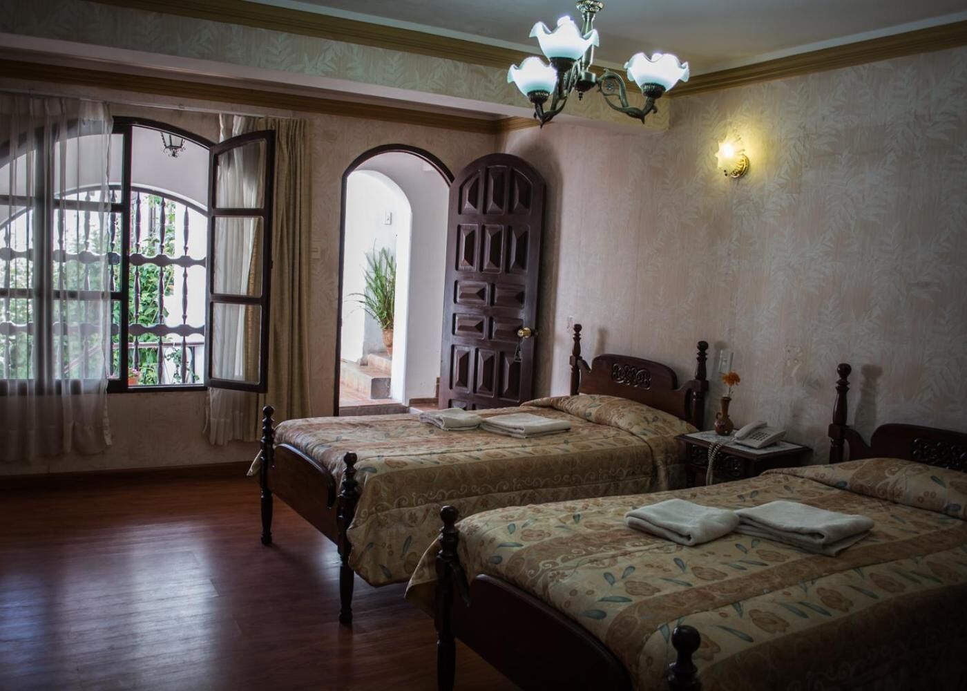 Premium bedding, in-room safe, free cribs/infant beds, free WiFi