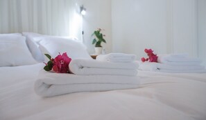 Double Room | Egyptian cotton sheets, premium bedding, down comforters, pillowtop beds - El Lugar (Pereira)