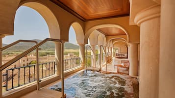 Presidential Suite | Private spa tub