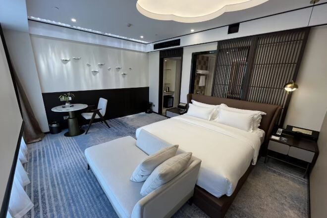 Lit de bébé, réveille-matin