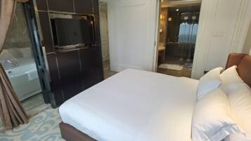 Cribs/infant beds, alarm clocks