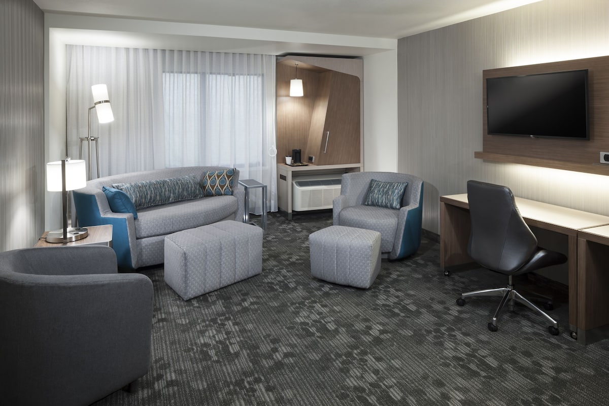 Smart TV de 40 pulgadas con canales vía satélite, televisión y Netflix