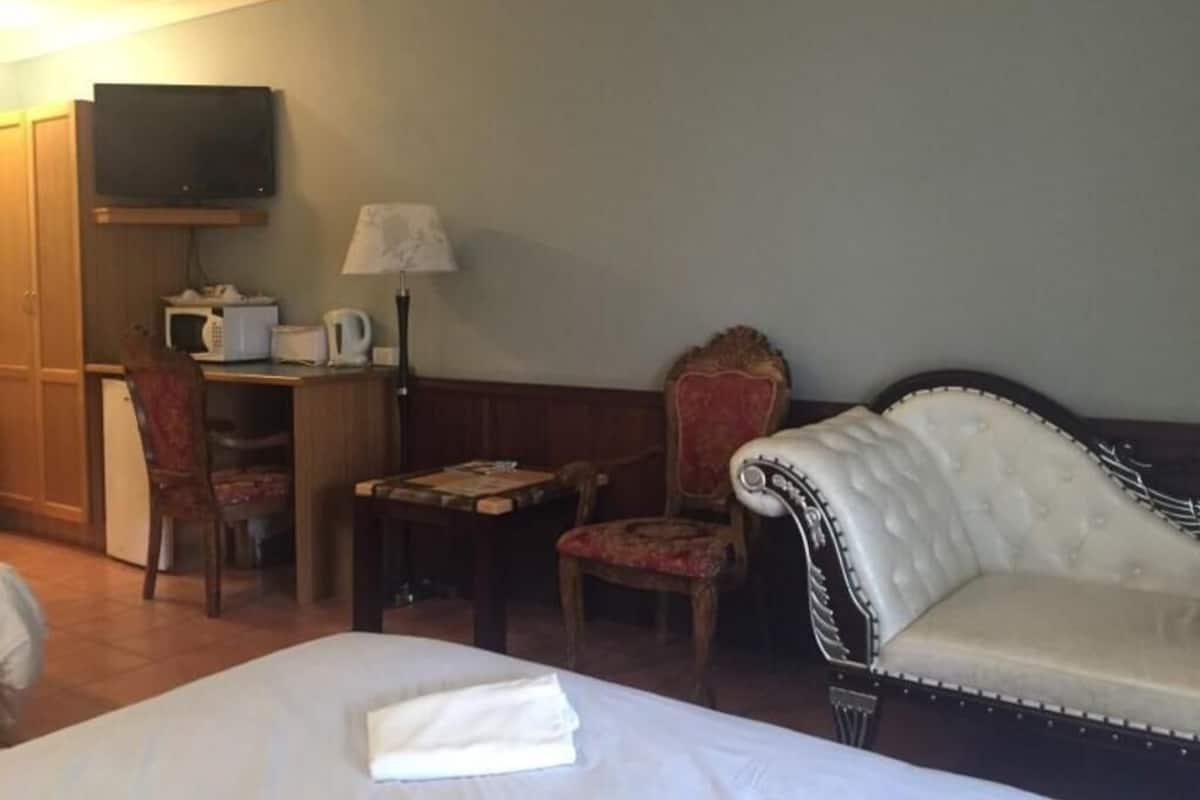 In-room safe, iron/ironing board, free WiFi, bed sheets
