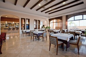Daily buffet breakfast for a fee - Senator Mar Menor (Los Alcazares)