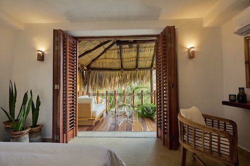 La Villa Luz Adults Only