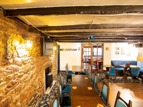 Daily full breakfast for a fee