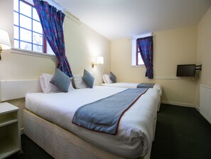 Standard Twin Room, 2 Twin Beds (Accessible) | Desk, soundproofing, iron/ironing board, free WiFi