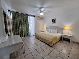 Suite, 2 Bedrooms | Desk, bed sheets