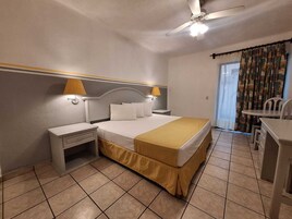 Standard Room, 1 King Bed | Desk, laptop workspace, bed sheets