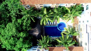 Outdoor pool - Hotel Costa Brava (Manzanillo)