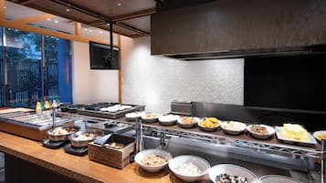 Daily buffet breakfast for a fee