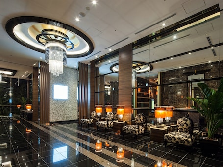 Lobby sitting area. APA Hotel Sugamo Ekimae
