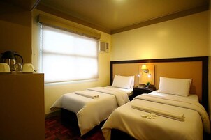 Minibar, free WiFi, bed sheets