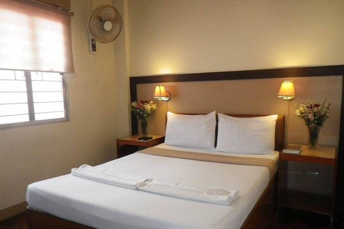Een minibar, gratis wifi, beddengoed