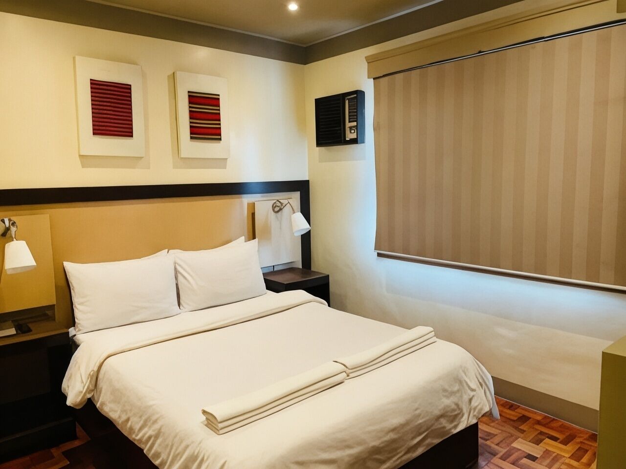 Een minibar, gratis wifi, beddengoed