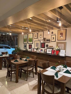Dining - Baguio Holiday Villas (Baguio)