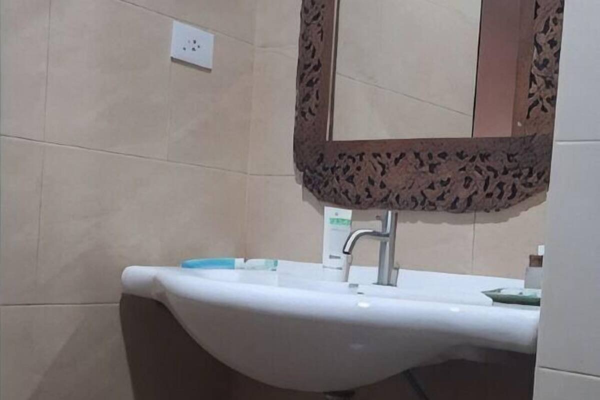 Baño | Regadera, amenidades de baño gratuitas, toallas