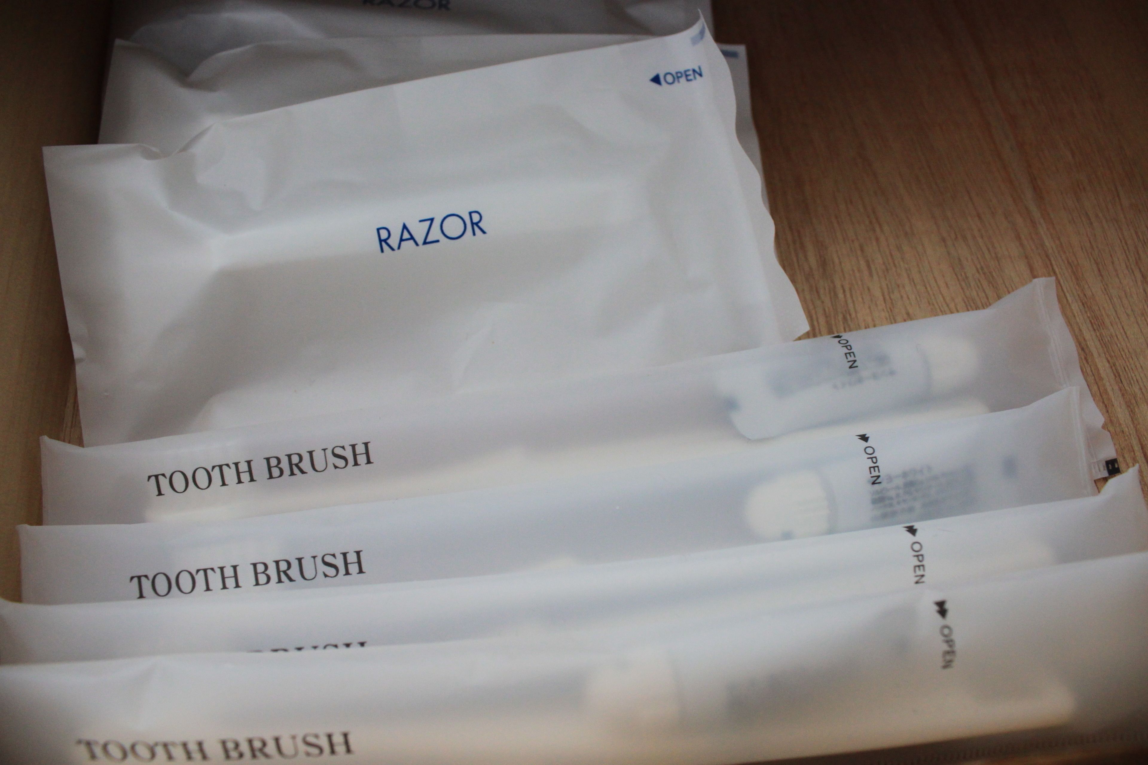 combined shower/bathtub, deep-soaking bathtub, free toiletries