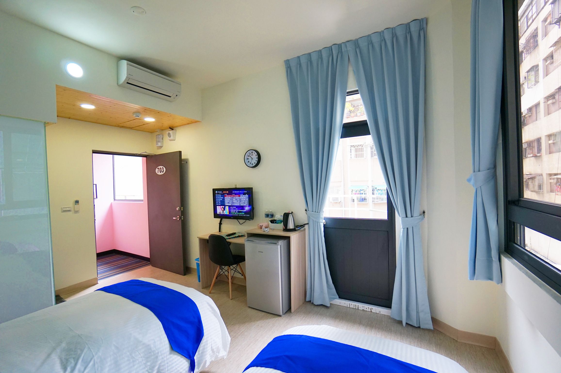 premium bedding, down duvets, desk, soundproofing