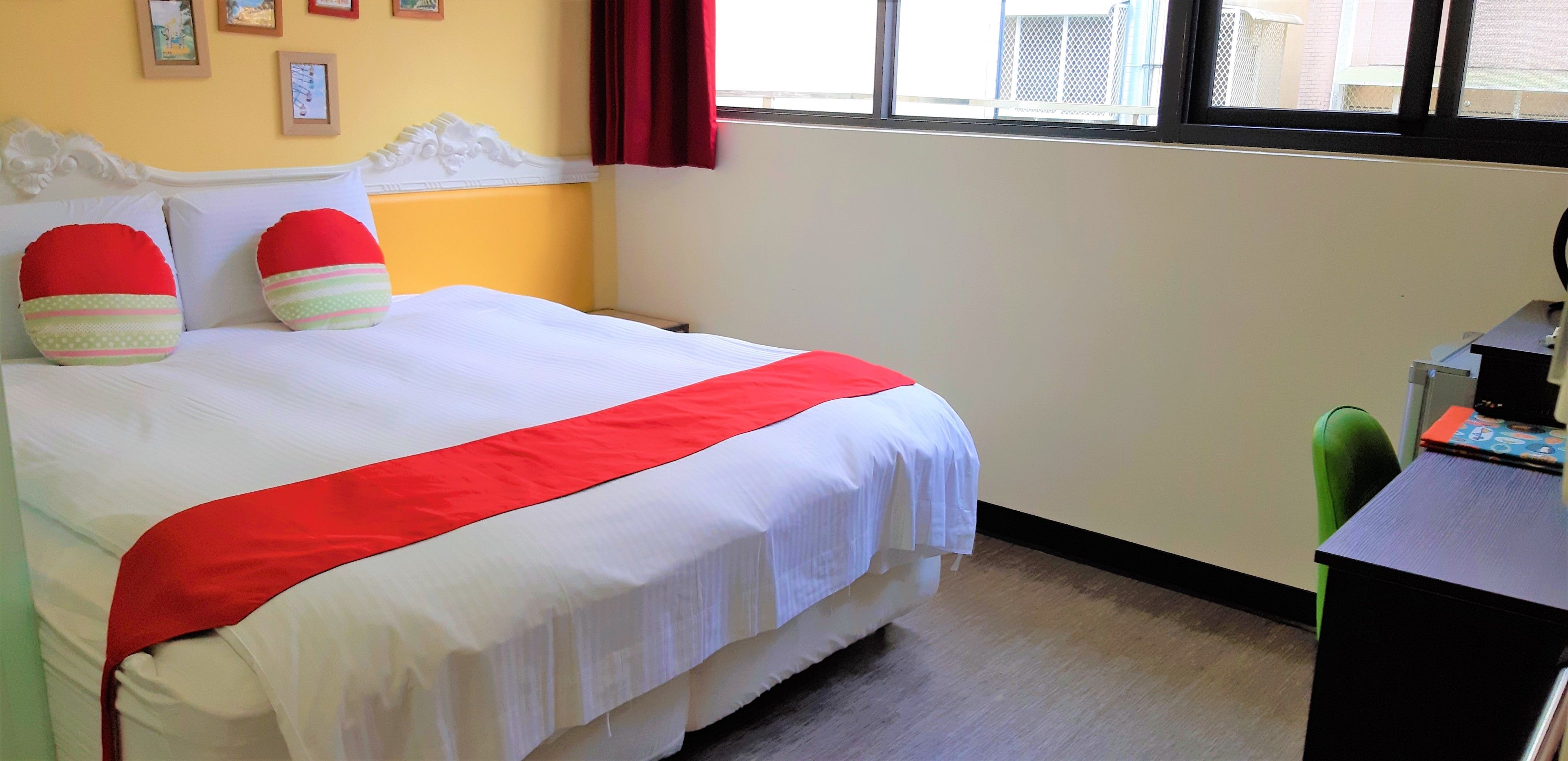 premium bedding, down duvets, desk, soundproofing