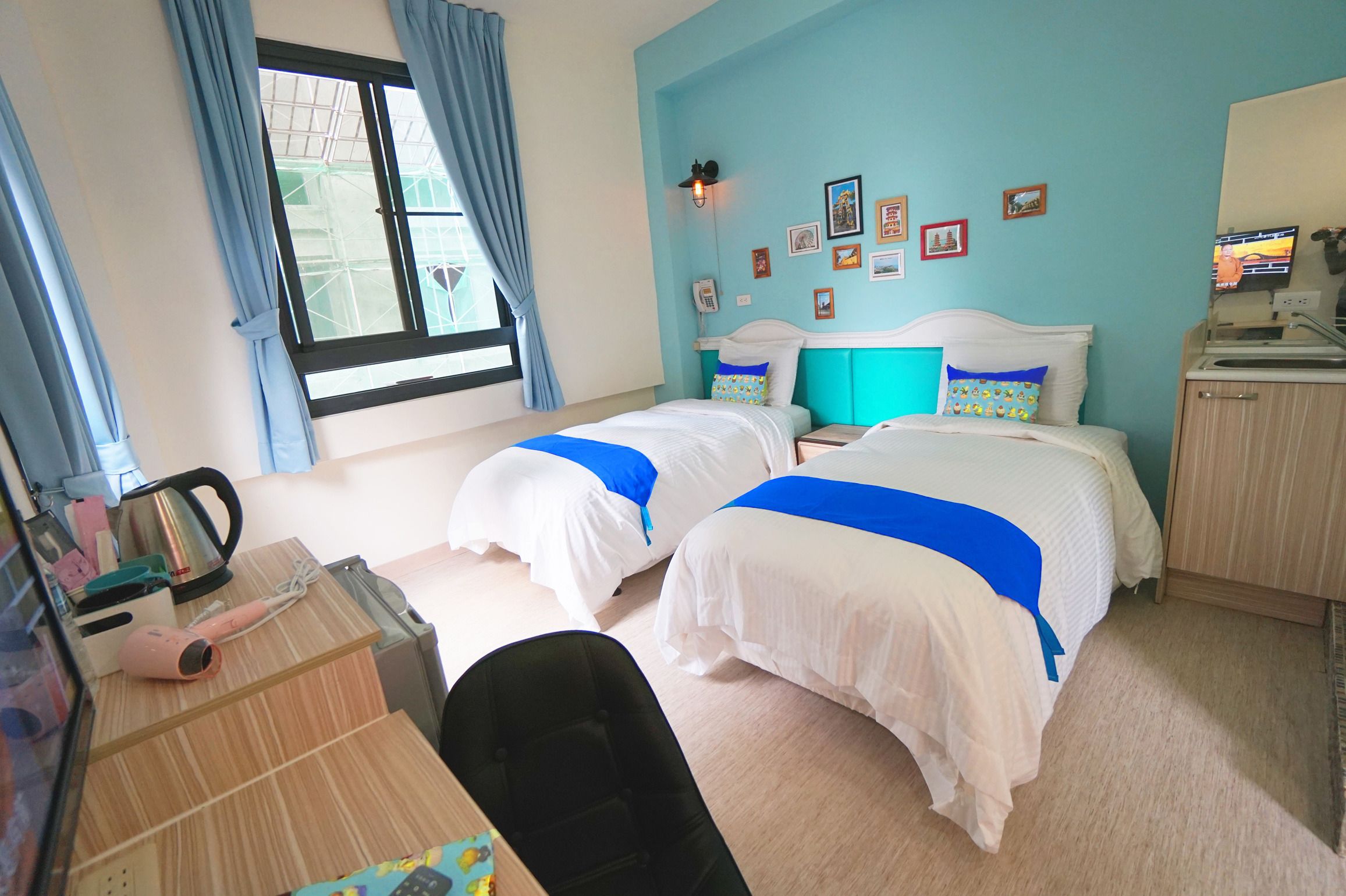 premium bedding, down duvets, desk, soundproofing