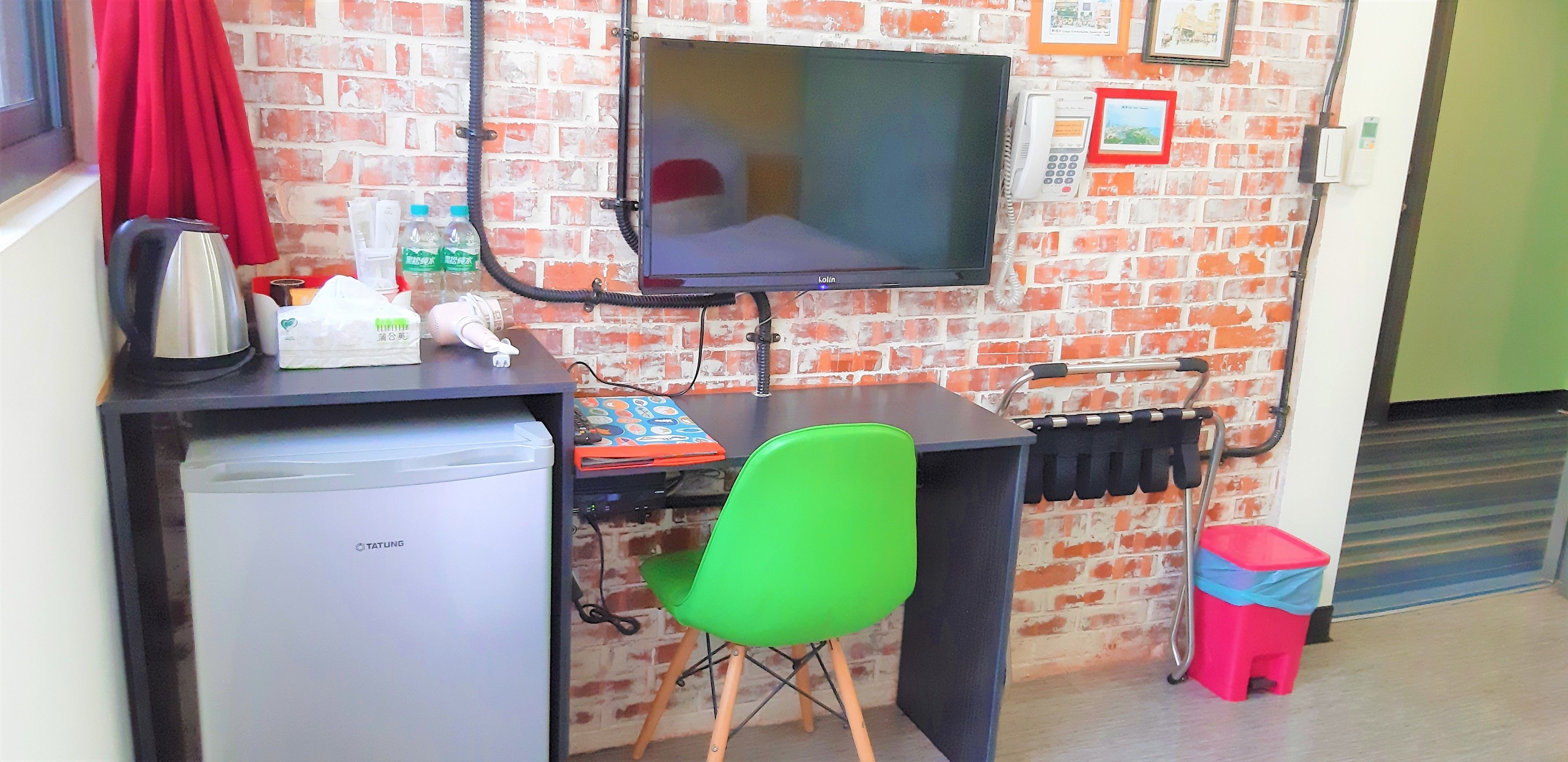 deluxe double room | premium bedding, down duvets, desk, soundproofing