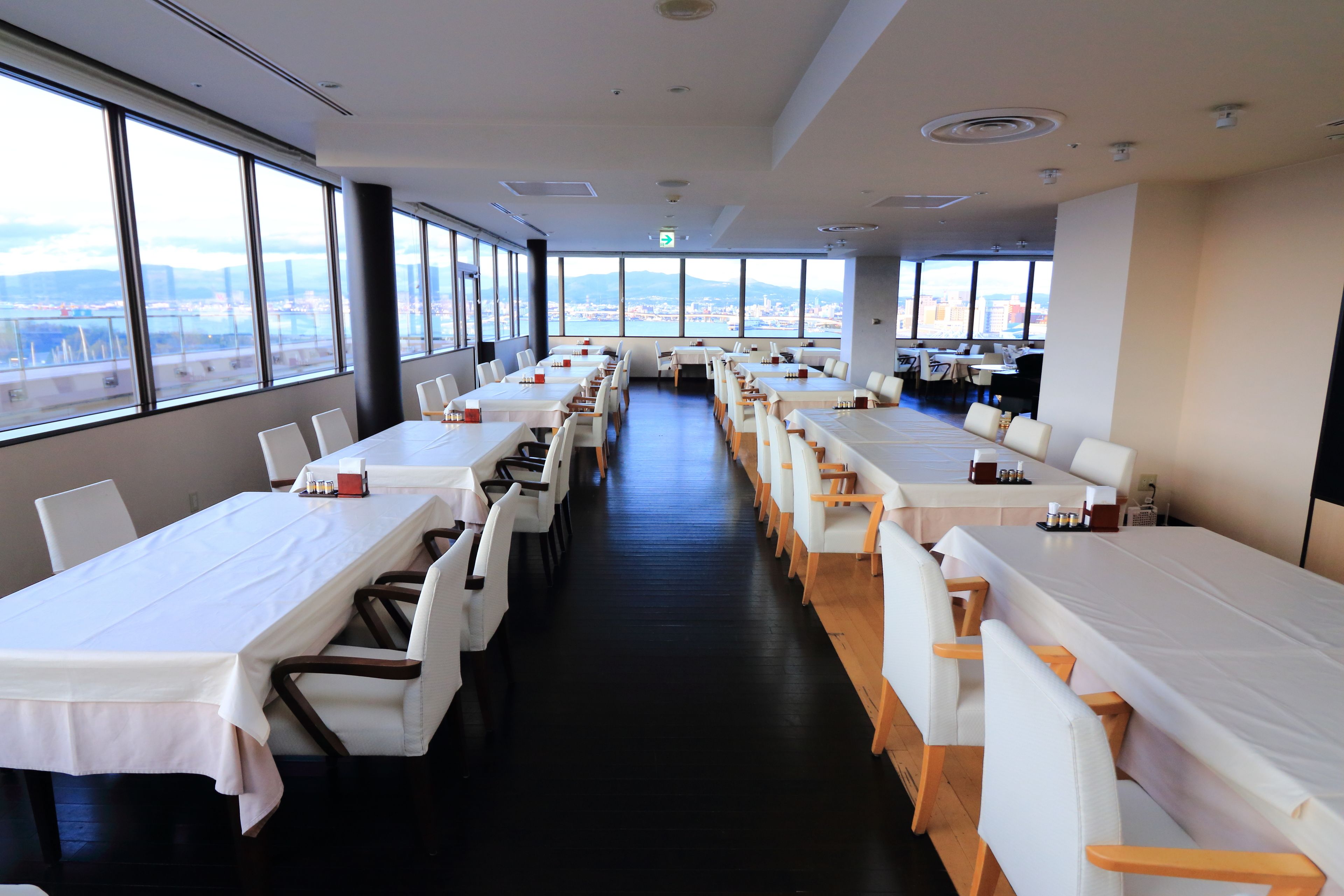 lunch and dinner served