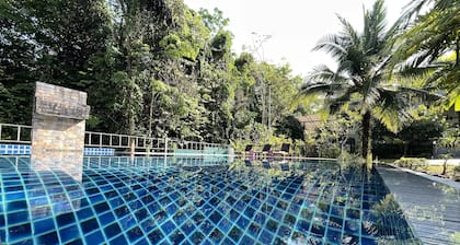 Chomphu Resort Khaolak