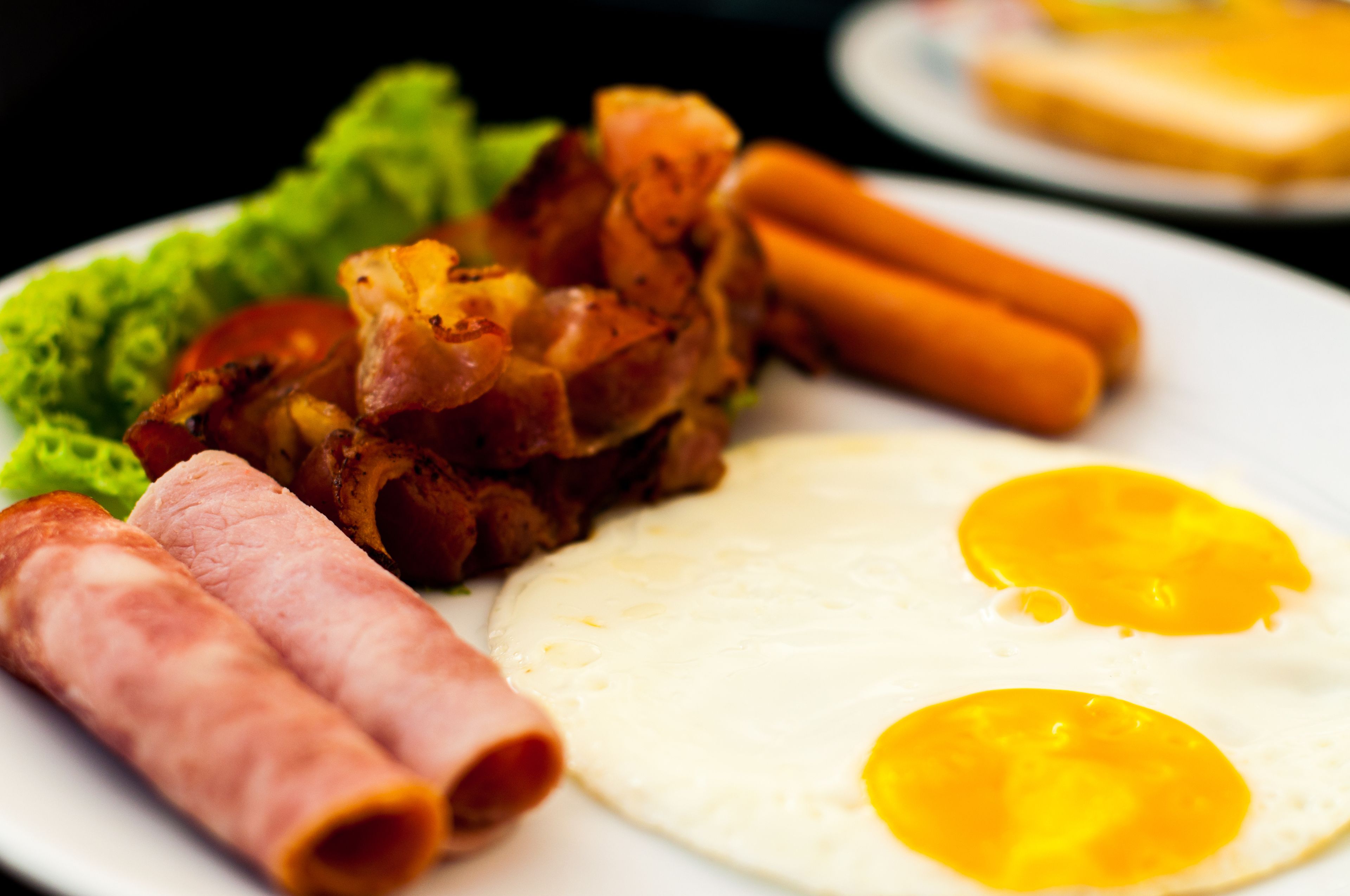 daily continental breakfast (thb 100 per person)